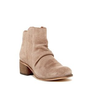 Seychelles Hawthorn natural suede block heel ankle boot